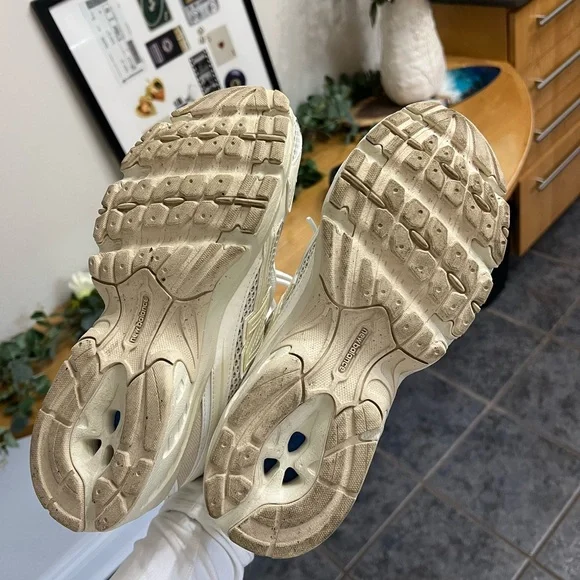 New Balance 740 - Picture 4 of 5